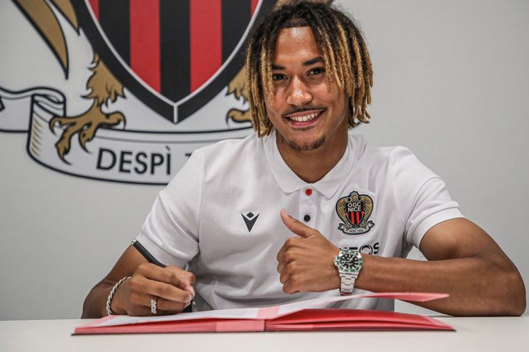 Beka Beka, el jugador del Niza que amenazó con tirarse de un puente. (Foto:OGC Nice)