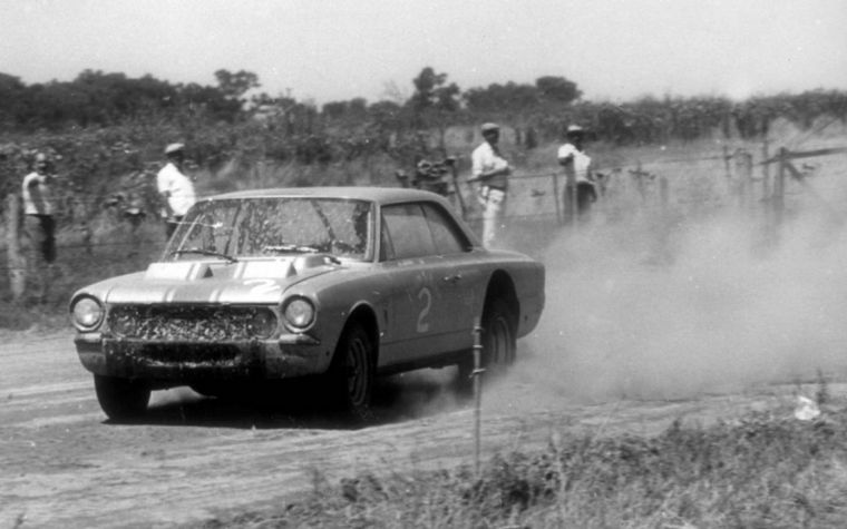 FOTO: El Torino de TC debutando con victoria de Gradassi en San Pedro 1967.