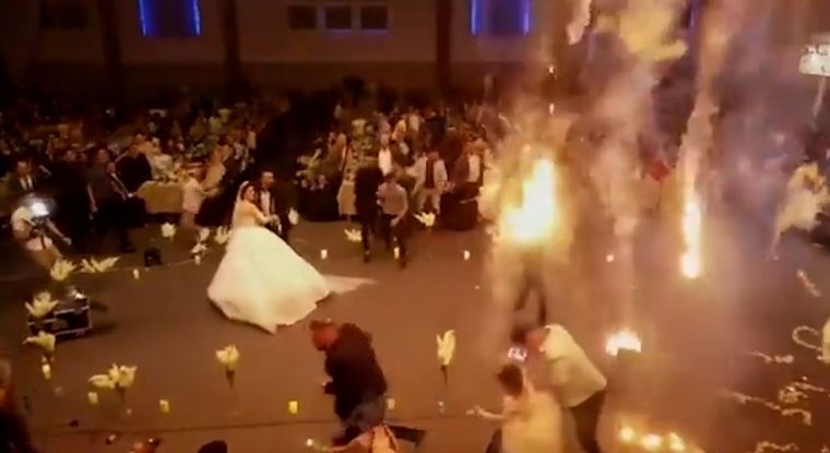 FOTO: Terrorífico: así fue la tragedia de la boda que dejó más de 100 muertos