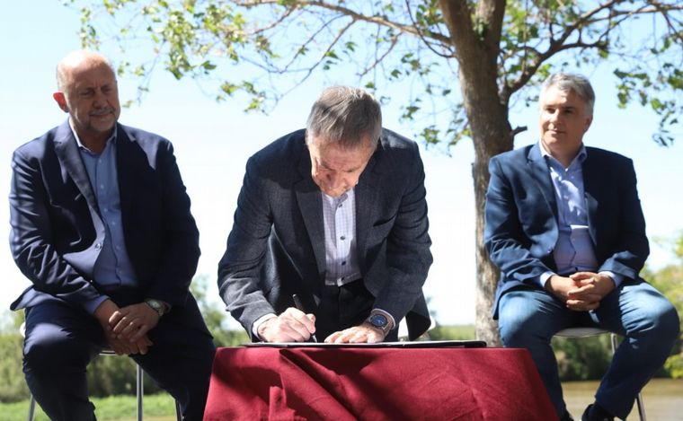 Córdoba y Santa Fe pusieron en marcha el acueducto interprovincial.