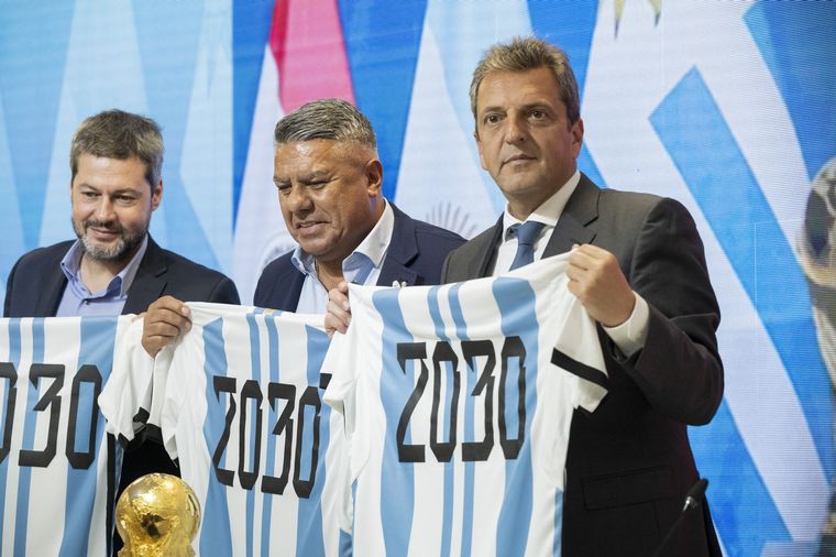 Tapia, Massa y Lammens en la conferencia de prensa