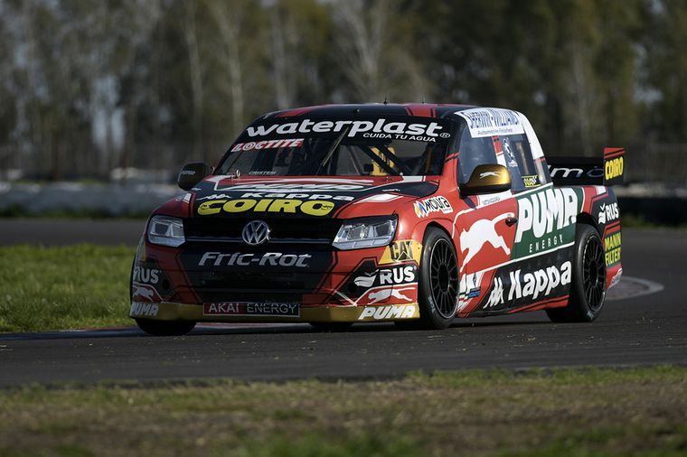 Gastón Mazzacane (Amarok-Puma Energy) por su 1° victoria a Chubut.