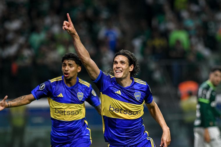 FOTO: Cavani celebra su gol ante Palmeiras.