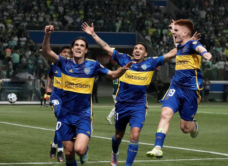FOTO: Los jugadores de Boca celebran ante Palmeiras.