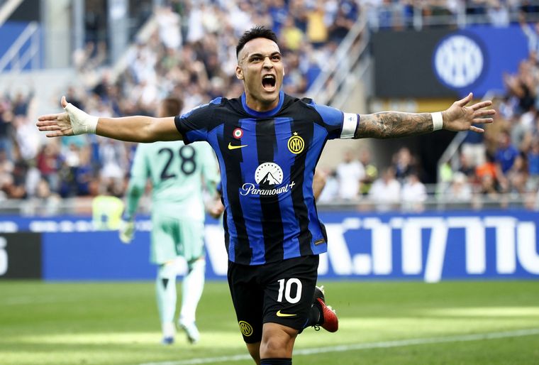 Lautaro Martínez celebra su golazo.