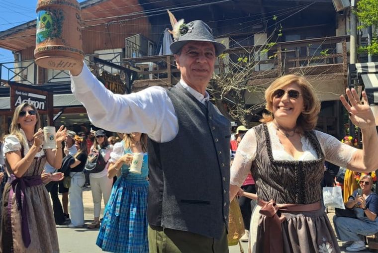 Toda Villa General Belgrano celebra la 60º edición de la Fiesta de la Cerveza.