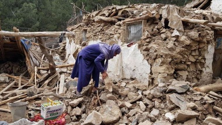FOTO: Al menos 2.000 muertos por un terremoto en Afganistán