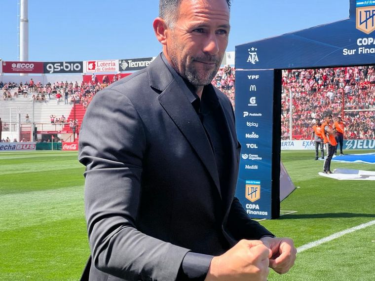 Diego Dabove, DT de Instituto.