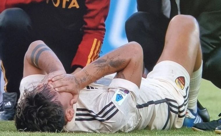 Dybala salió lesionado en el partido de la Roma. (Foto:GOAL)