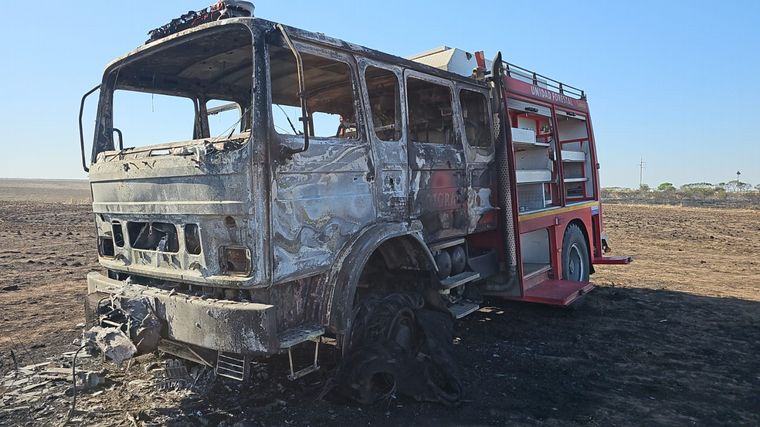 Se quemó una autobomba en la zona de Sinsacate.