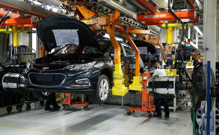 FOTO: General Motors frena su producción por problemas de sus proveedores.