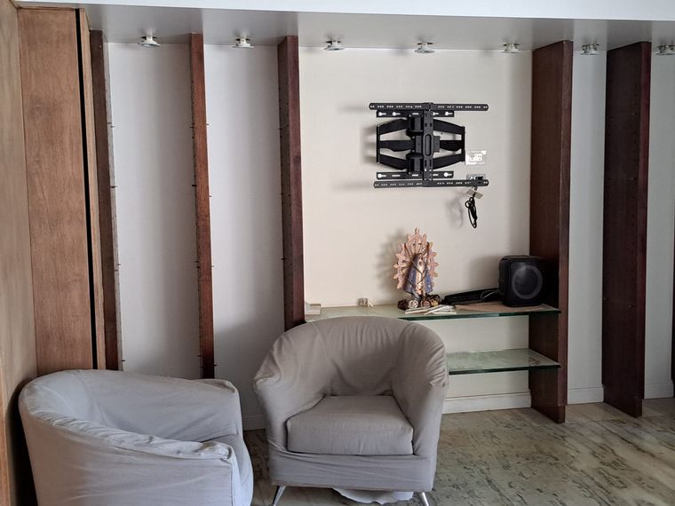 Inauguran un homenaje a Diego Maradona en su casa de Villa Devoto.