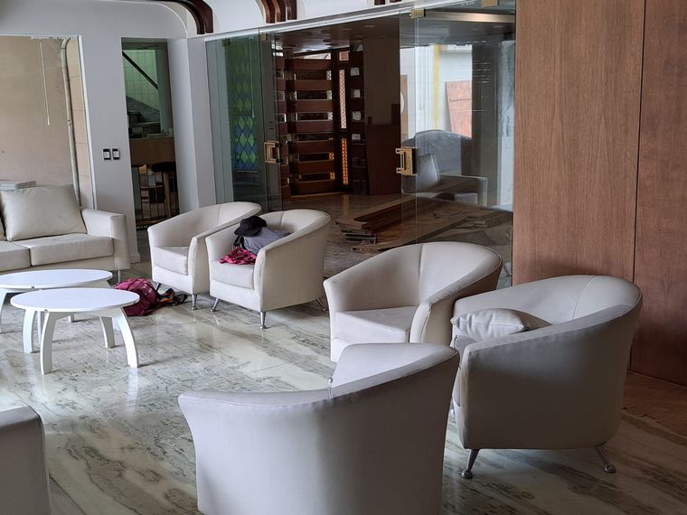 Inauguran un homenaje a Diego Maradona en su casa de Villa Devoto.