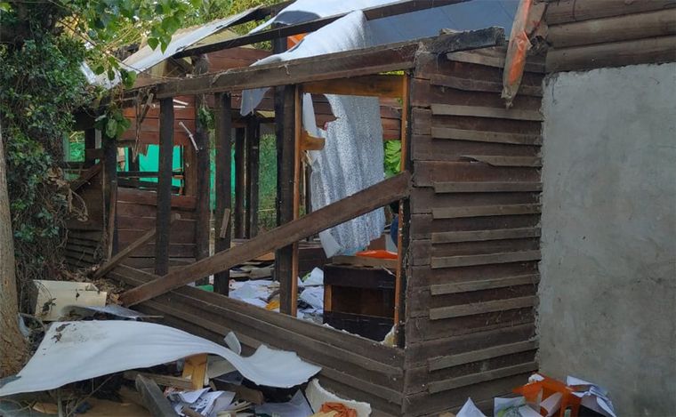 Saqueo a la casa de uno de los acusados de matar a Ivana Garcilazo post clásico. 