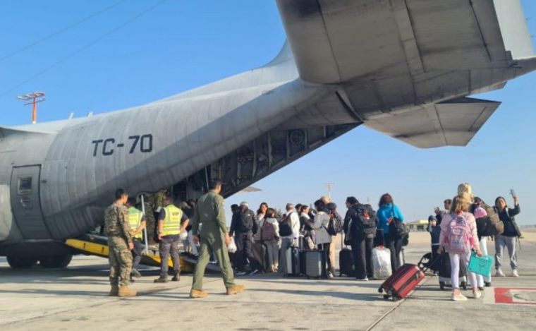 FOTO: Comenzó el operativo para evacuar a argentinos de Israel