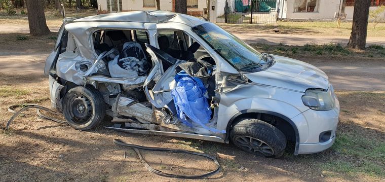 Así quedaron los autos, protagonistas del trágico choque de Villa Rumipal.