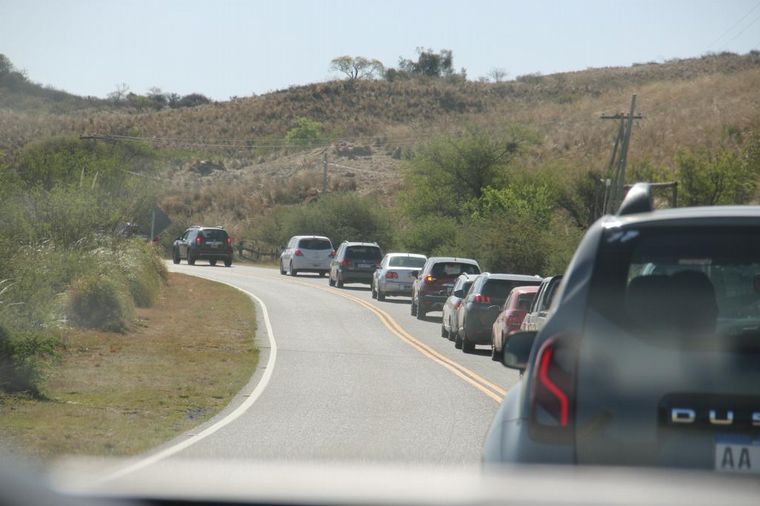 Intenso movimiento en las rutas de Córdoba para despedir el finde XXL.
