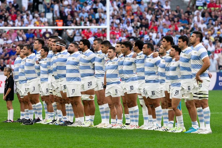 FOTO: El equipo argentino en el momento del Himno Nacional. (Foto:UAR / World Rugby)