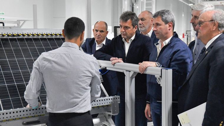 Massa llamó a un gobierno de unidad que incluya a la CGT y sectores empresarios