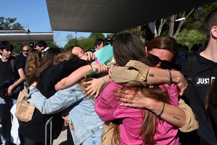 FOTO: El emotivo reencuentro de los argentinos evacuados de Israel con sus familias