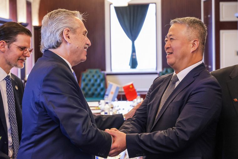 Fernández, en China: hará una bilateral con Xi Jinping y se reunirá con Rousseff