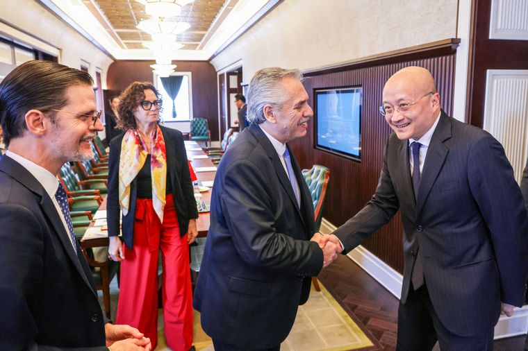 Fernández, en China: hará una bilateral con Xi Jinping y se reunirá con Rousseff