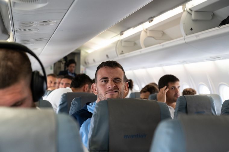 Los Pumas volaron a París y se preparan para el encuentro de semifinales.