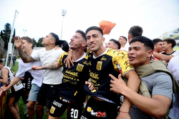 Almirante Brown jugará la final por el ascenso. 