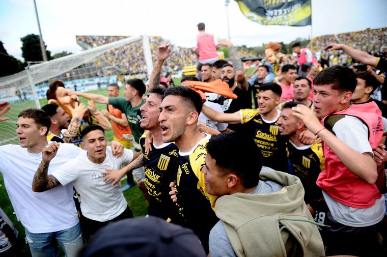 Almirante Brown jugará la final por el ascenso. 