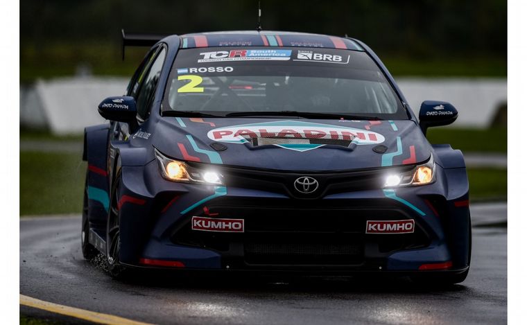 "Los Toyota van bien en la lluvia", nos dice el 'Colo' Rosso