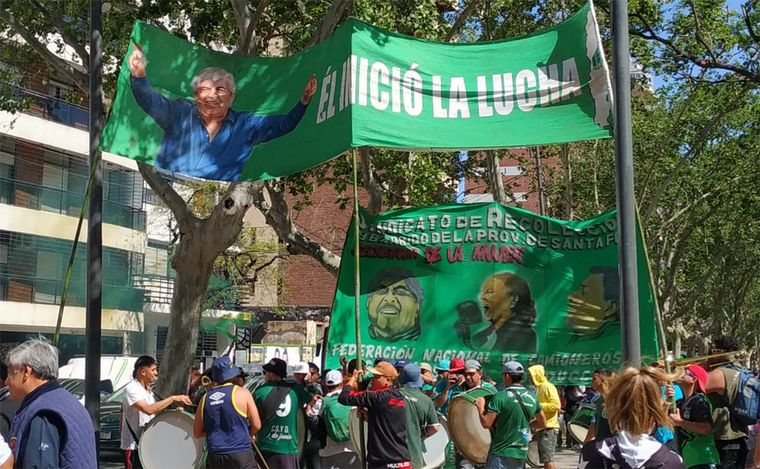 Marcha por el centro de Rosario por el Día de la Lealtad Peronista.