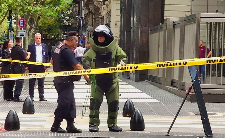Evacúan la embajada de Israel en Buenos Aires. (Foto: NA)