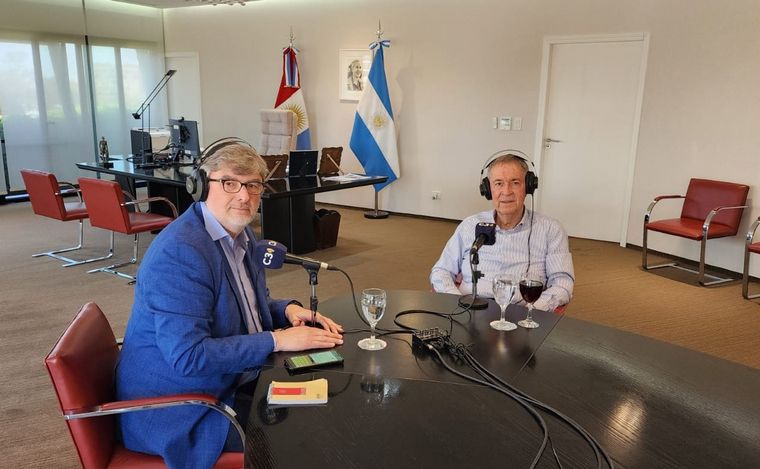 Juan Schiaretti habla con Cadena 3.