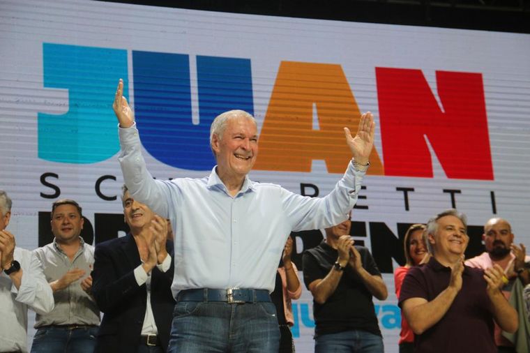 Juan Schiaretti, en el cierre de campaña en Quality Espacio.