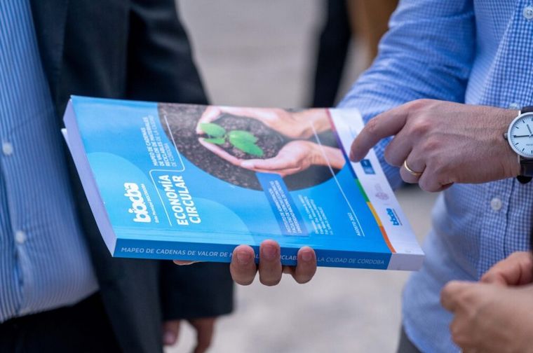 FOTO: Córdoba presenta un libro con el primer mapeo de cadenas de valor de reciclables