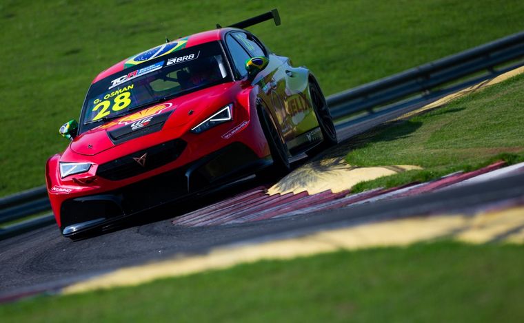 El impactante Cupra de Osman se hizo fuerte en la segunda práctica