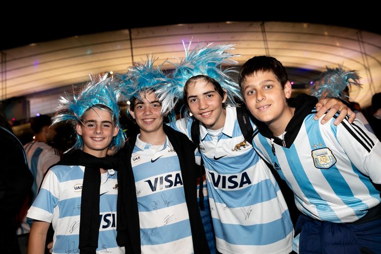 Los hinchas argentinos copan Paris para ver a Los Pumas. (Foto: Prensa UAR)