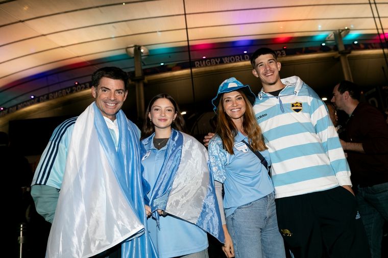 Los hinchas argentinos copan Paris para ver a Los Pumas. (Foto: Prensa UAR)