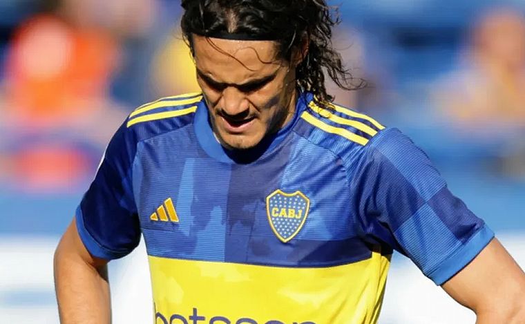 Diego Martínez desafectó a Cavani del amistoso por problemas físicos