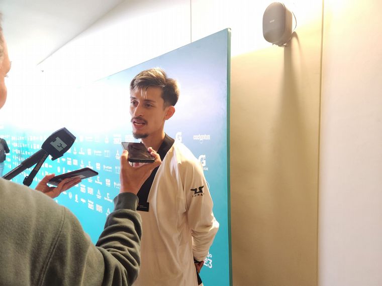Lucas Guzmán se quedó con la medalla de plata en Taekwondo. 