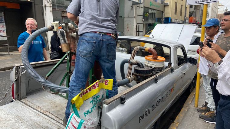 El ingeniero cordobés que tiene un auto que funciona 