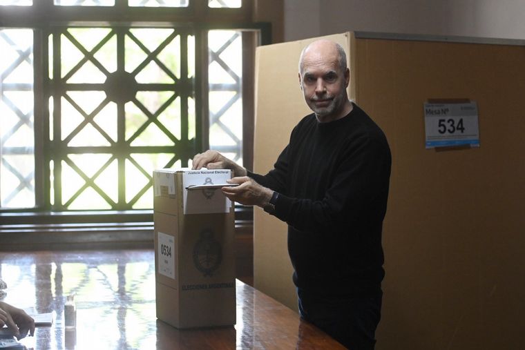 FOTO: Horacio Rodríguez Larreta votó en Buenos Aires.