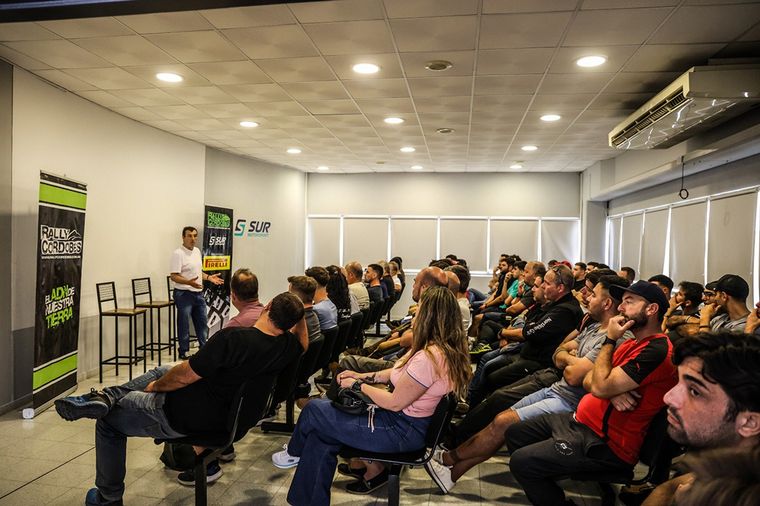 Nelson Sicilia de la FRAD en la capcitación desde lo deportivo.