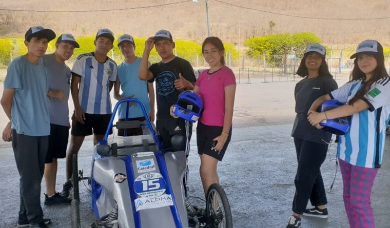 Tres autos eléctricos diseñados por alumnos salteños competirán a nivel nacional.