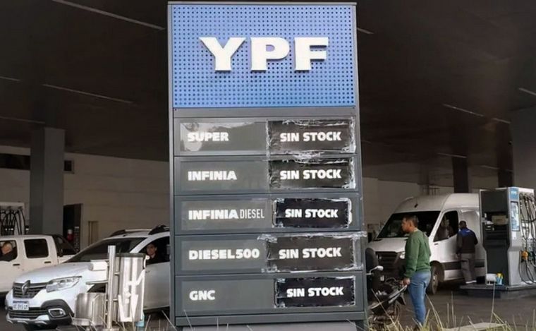 Escasez de combustible en Argentina.