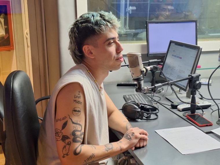 Luck Ra presenta su nueva canción con Abel Pintos en Cadena 3.