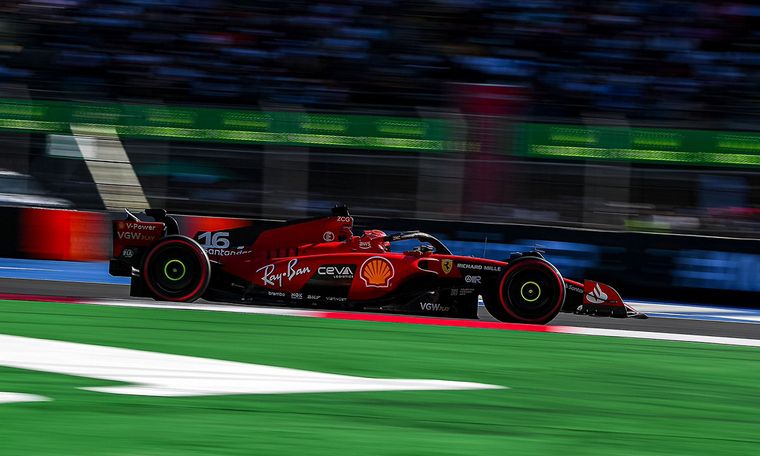 FOTO: Leclerc (16) y Ferrari con la pole para México