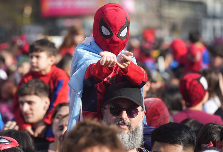 Una marea de Hombres Araña se congregó en el centro porteño.