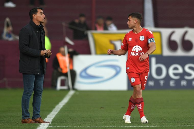 Guillermo Farré, en un pasaje del duelo ante Lanús.