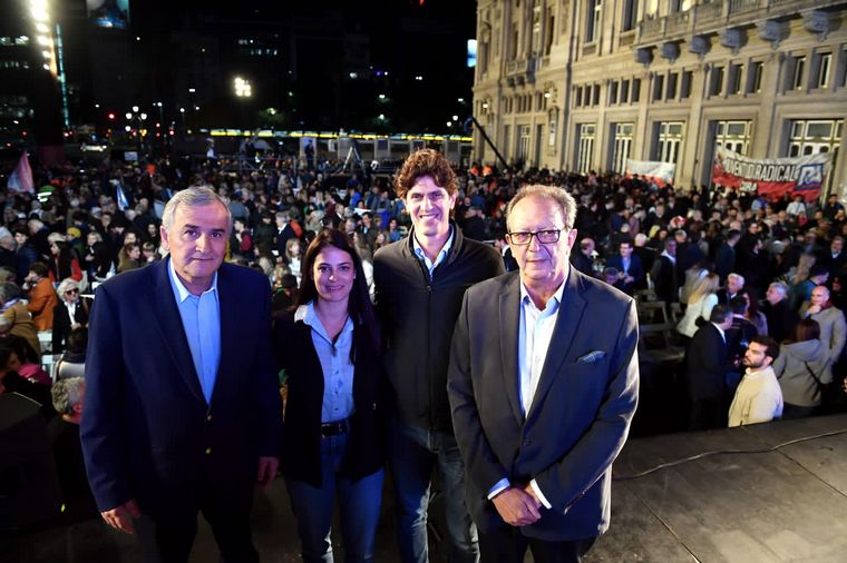 FOTO: La UCR realizó un homenaje a Raúl Alfonsín a 40 años de su histórica elección.